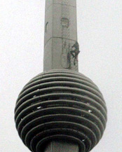 Alan Robert climbing Petronas Towers
